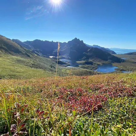Koselig Mellom Sjo Og Fjell Nykvåg