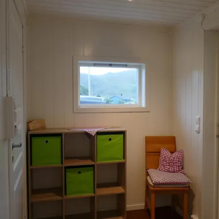 Koselig Mellom Sjo Og Fjell Holiday home
